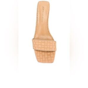 Song Of Style Arrow Heel In Beige woman’s SZ. 9.5